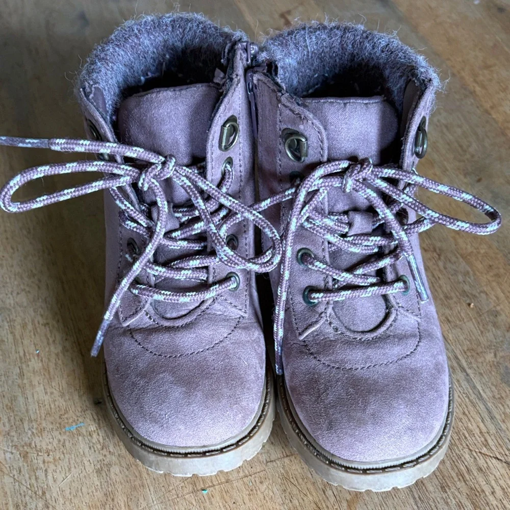Mauve Suede Lace-Up Girls' Ankle Boots